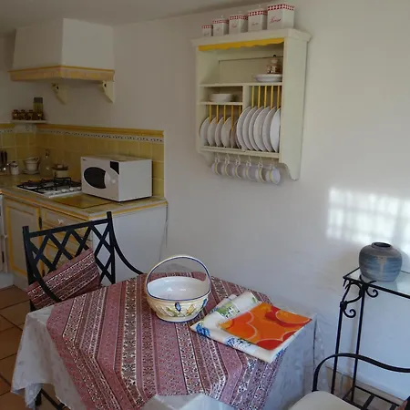 Tatil Evi Chez Jean-pierre & Annick Remoulins